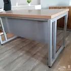 تصنيع مكتب بني وارجل حديد رمادي