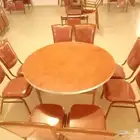 طاولة طعام مع 8 كراسي