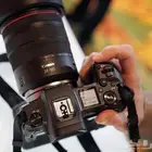 Canon R camera body only shutter 1800 comes with a box c