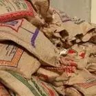 يوجد 200 خيش   (أكياس زر) السعر 2 ريال لتواصل