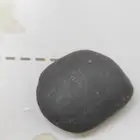 حجر نيزك جازب للمغنطيس