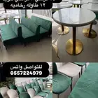 كراسي مع طاولات مستعملة نظيفة