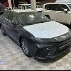 كامري E اسود اصفار 2025 أقل سعر ب107800 شامل ضريبة