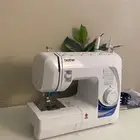 للبيع مكينة خياطة وتطريز