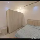 دولاب ملابس نظيف
