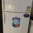 ثلاجه مع فريزر