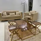 طقم كنب مع طقم طاولة