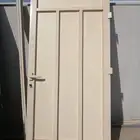 باب ألمنيوم مع الفريم شباك وحاجز خشبي قطع كهربائية