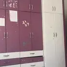 ثلاثه اسره مع دولاب و3 مراتب