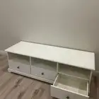 طاولة تلفزيون من ايكيا نظيفة