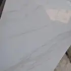 للبيع بلاط الكميه 380 متر