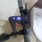 سكوتر للبيع نظيف مع شاحنه بس الكفر الخلفي يبي تعبيه هوا