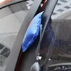 باب السياره مقفل