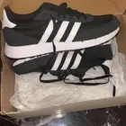 جزمة هرولة من اديداس جديده مقاس 42