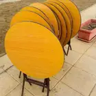 كراسي مع طاولات مستعلم نضيف السعر طيب