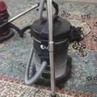 مكنسة كهربائية