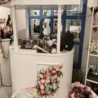 عربة عرض حديد انيقة وفخمة