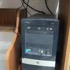 للبيع كمبيوتر مكتبي مع الطاوله بالكامل ب 500