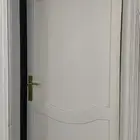 باب خشب ابيض