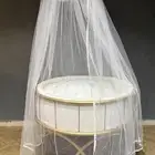 سرير مواليد ذهبي