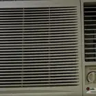 مكيف LG نظيف على الشرط