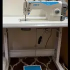 للبيع السريع مكينة خياطه و مكينة سرفله شبه جديده