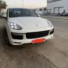 بورش gts ابيض داخلي احمر