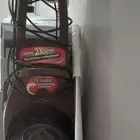 مرجيحة منزلية ومكنسة سجاد