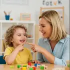 معلمه صعوبات تعلم وتعديل سلوك وتخاطب وطريقه ماسكه القلم ماس