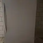 ثلاجه طوليه وثلاجه كبيره شنطه بحاله جيده