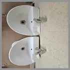 مغسلتين نظيفات لايوجد بها كسور