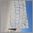 يوجد سواق بكلين معلم بنأ حجر