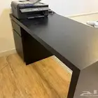 طاولة كومبيوتر