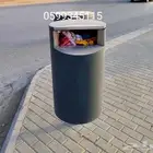 علب القمامة الصناعية المثبتة على عمود معدني