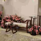 تأجير كوشات مداخل مرايات عقود ورد منسقين كراسي طاولات زل