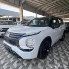 متسوبيشي اوتلاندر بلاك اديشن اعلا فئه موديل 2025