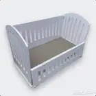 سرير اطفال صغير