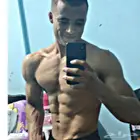 مدرب لياقة بدنية