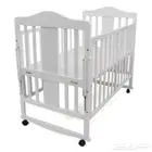 سرير اطفال استعمال سنه ونص ابيض