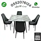 طاولات طعام مربع