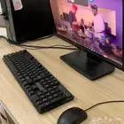 pc مع كيبورد وشاشه وماوس