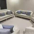فني تفصيل وتنجيد جميع انواع الكنب والستائر