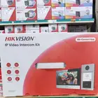 نظام الاتصال الداخلي بالفيديو عبر ال IP   تحك م ذكي عند باب