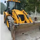 موجود سايق بوكلين وجي سي بي في الرياص