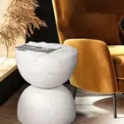 طاولة جانبيه