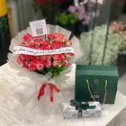 بوكية مع هدية