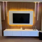 ديكور داخلي بديل خشب معا شاشه معا رف واناره صفراء