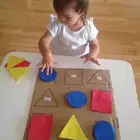 اخصائيه صعوبات تعلم واخصائيه تخاطب