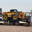 ابو تميم لتأجير المعدات رافعات شوكيه وجي سي بي تليهندر