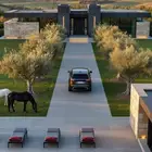 شريك لمجموعة شاليهات وحدائق لتكميل ماتبقى من أعمال